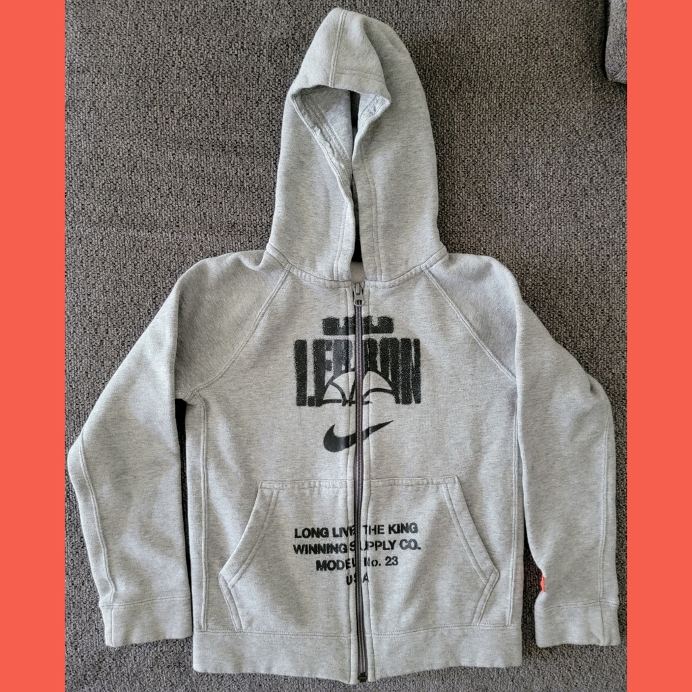Brand New Kids Boys Size S Gray Nike Lebron James King Zipper Hoodie with Pouch
